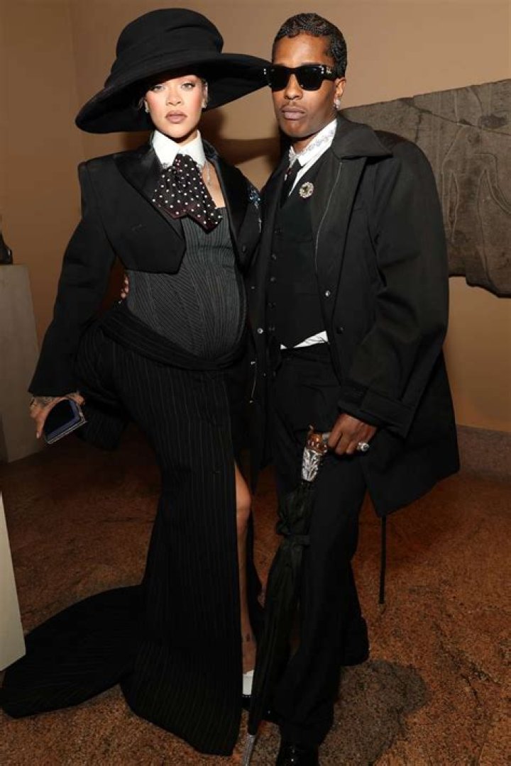 Rihanna Wears Black Bra On A$AP Rocky Dinner Date: Pics – Hollywood Life