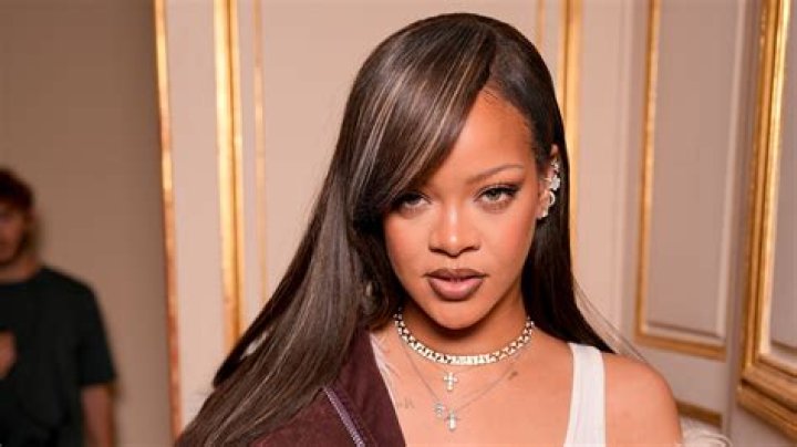 Rihanna: New Single, Video & Tour Announcement Imminent