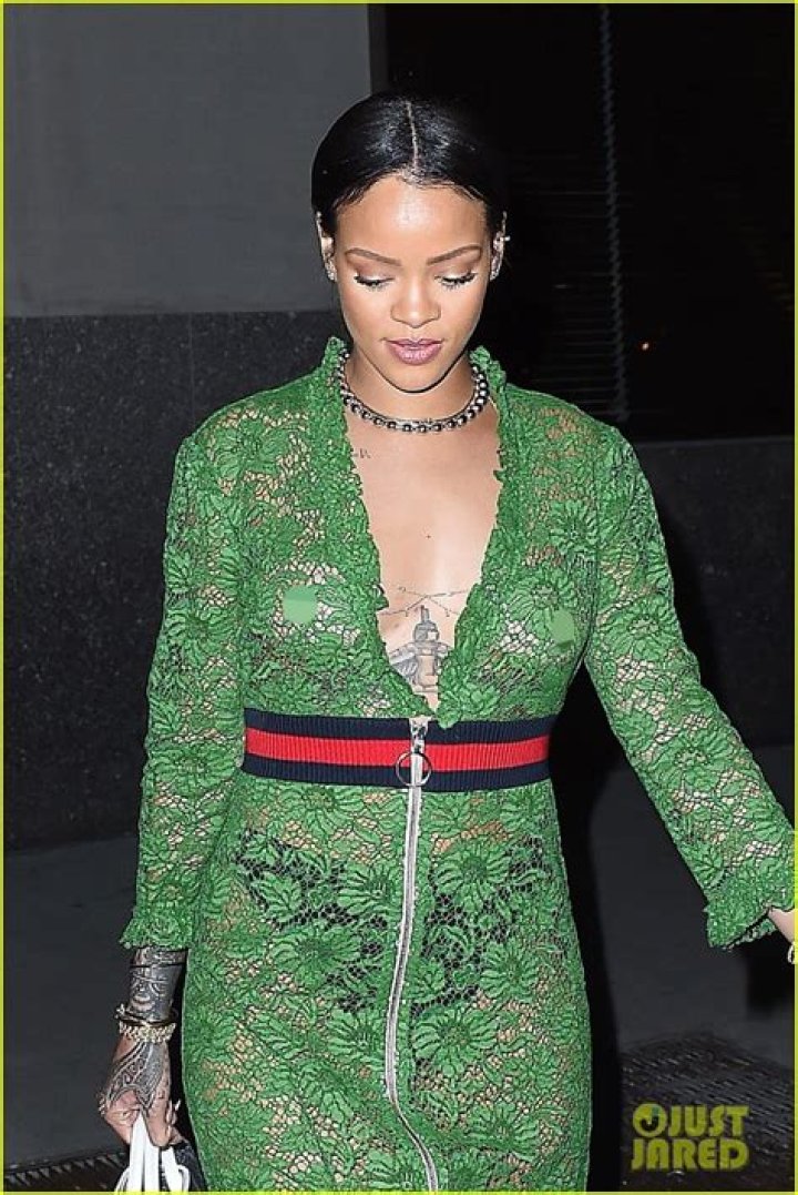 [PHOTOS] Rihanna’s See-Through Dress — See Pics Of Her Nipple-Baring Frock – Hollywood Life