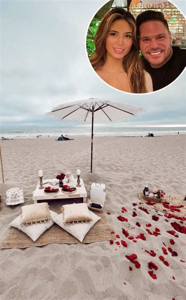 Ronnie Ortiz-Magro Cozies Up To Bikini-Clad Fiancée Saffire Matos On Cabo Spring Break Trip