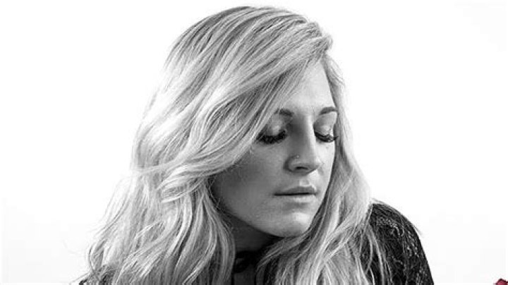 Justin Bieber Loves To Dance To Rozes & You’ll See Why When You Hear Her Track ‘Canyons’ — Listen