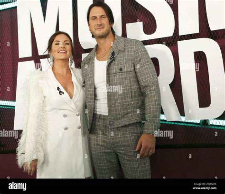 Russell Dickerson Teases His Evolved Sound, Writing In Quarantine & Why He’s Enjoying The Pause