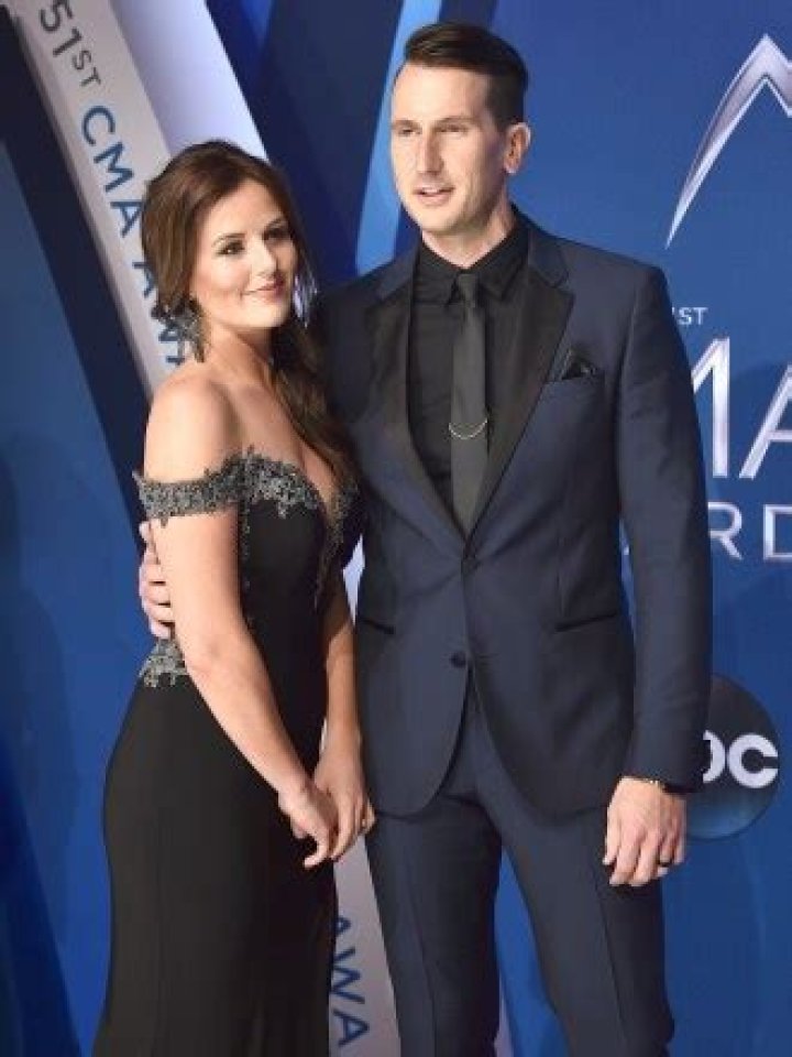 Russell Dickerson Talks Wife Kailey & Bringing Son On Tour – Hollywood Life