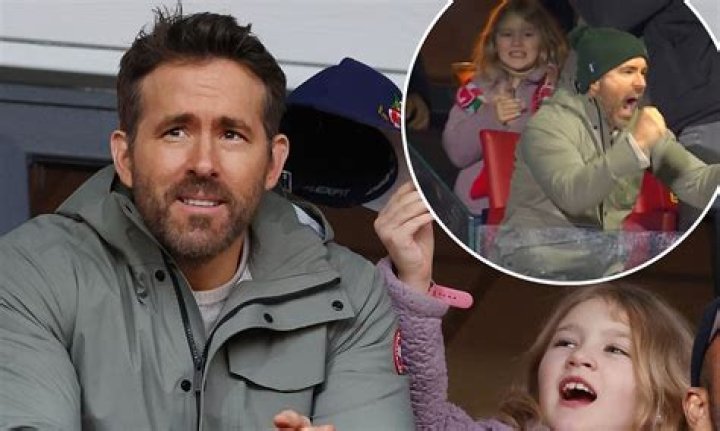 Ryan Reynolds Jokes About Selling A Kid on ‘Welcome to Wrexham’ – Hollywood Life