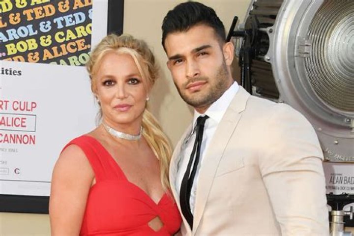 Britney Spears Screams Bloody Murder After BF Sam Asghari Sneaks Up On Her & Scares Her – Watch