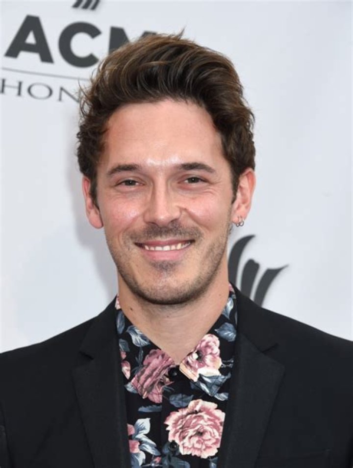 Pics Of The ‘Nashville’ Actor & Singer – Hollywood Life