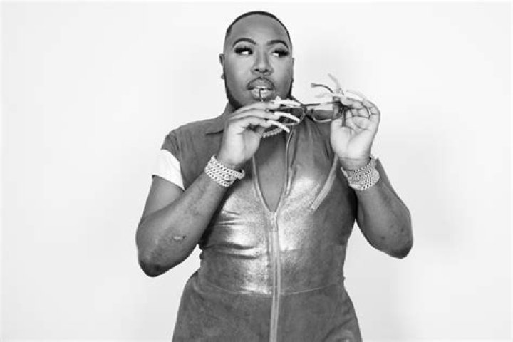 ‘Booty’ Singer Gets Loud – Hollywood Life