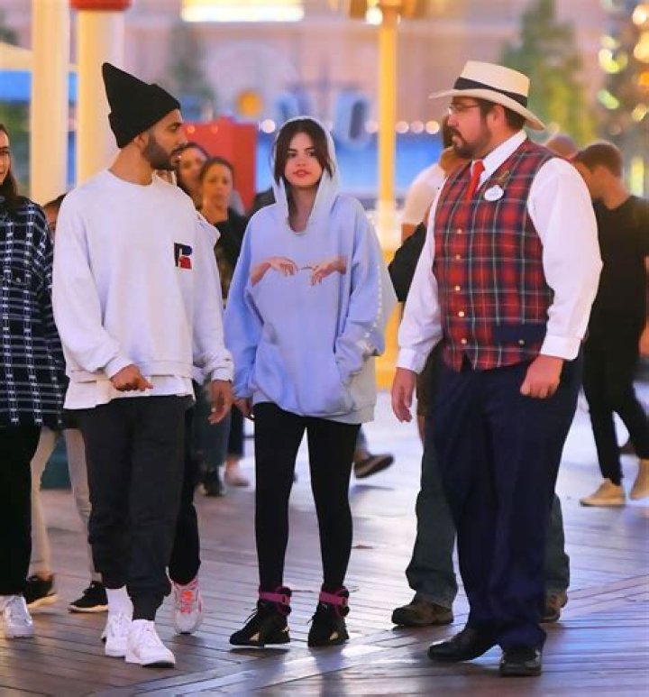 Pics Of Singer On Day Out With Friends – Hollywood Life