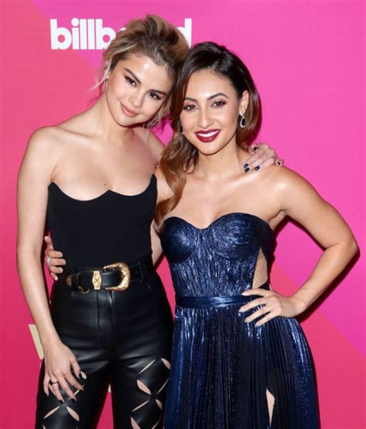 Selena Gomez & Francia Raisa Reunite For Dinner With Sel’s Little Sister Gracie, 10