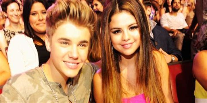 Justin Bieber Pressured Selena Gomez Into Drugs — Singer Enters Rehab – Hollywood Life