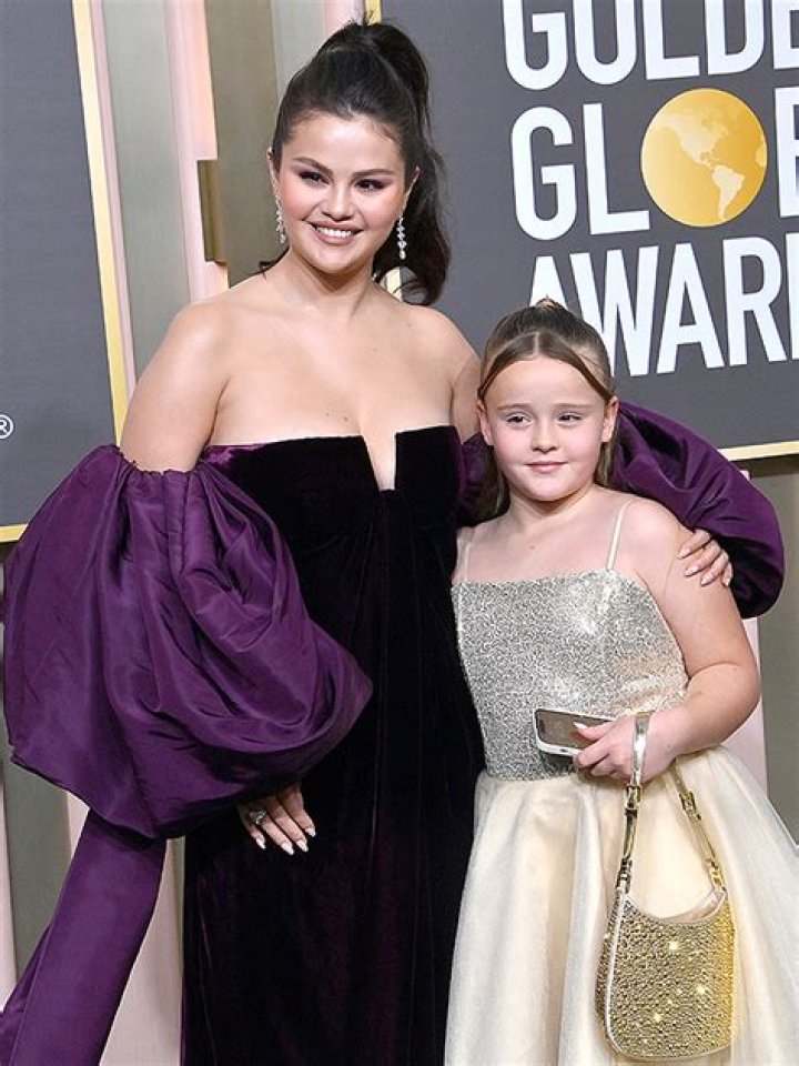 Selena Gomez & Sister Gracie Go Fishing: Photos – Hollywood Life