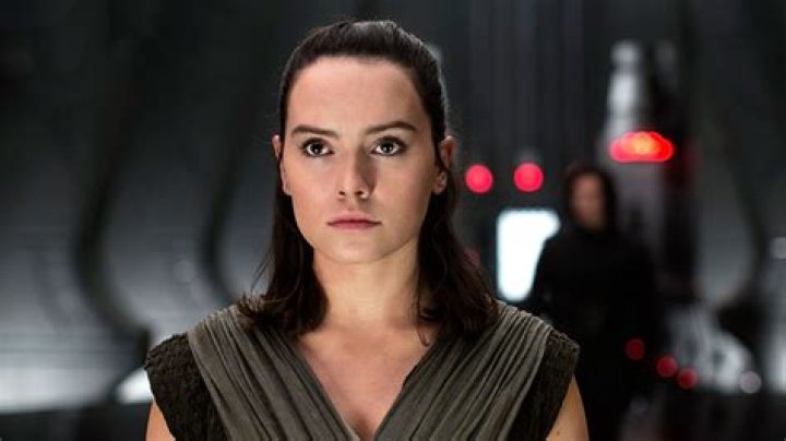 Sexiest ‘Star Wars’ Stars Of All Time — Daisy Ridley & More – Hollywood Life