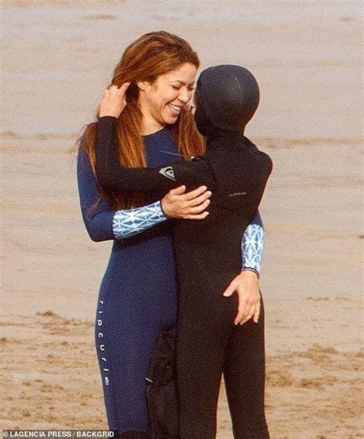 Shakira Rocks Wetsuit During Surf Trip With Sons: Photos – Hollywood Life