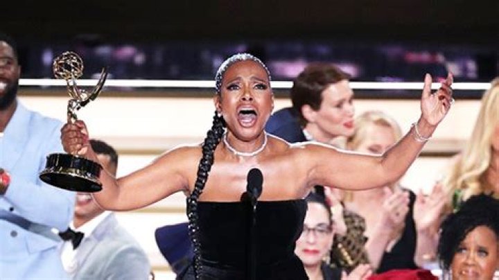 Sheryl Lee Ralph Sings In Acceptance Speech After Surprise Emmys Win – Hollywood Life