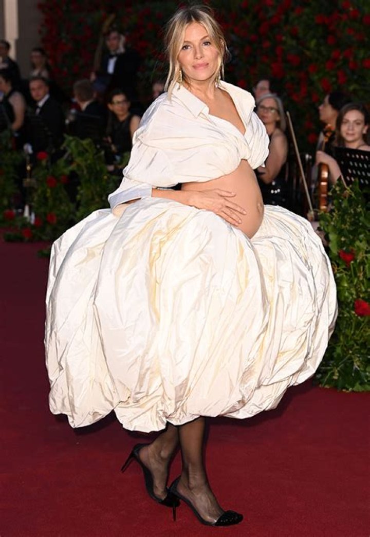 Sienna Miller, 41, Bares Baby Bump at Vogue World Fashion Show: Photos – Hollywood Life