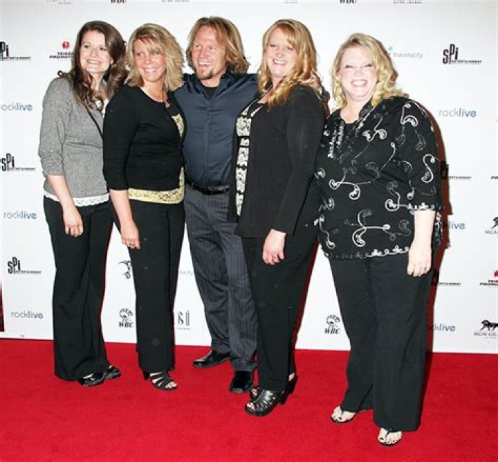 ‘Sister Wives’ Star Gwendlyn Brown Is Engaged: Photos – Hollywood Life