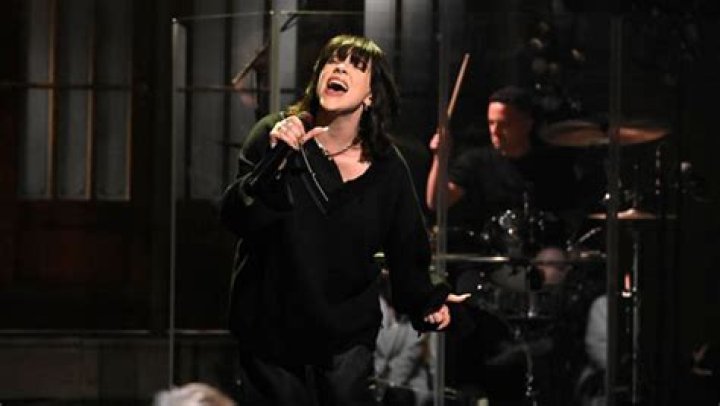 Billie Eilish Delivers Stripped Down ‘Happier Than Ever’ On ‘SNL’ Before Rocking Out