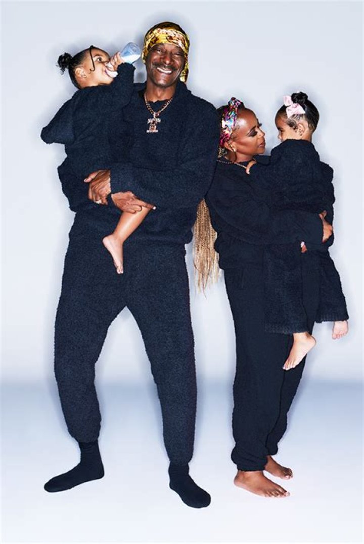 Snoop Dogg Joined By His Family For SKIMS Holiday Campaign 2022 – Hollywood Life