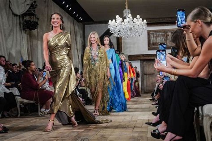 Celebrities At New York Fashion Week Spring 2018 Shows — Pics