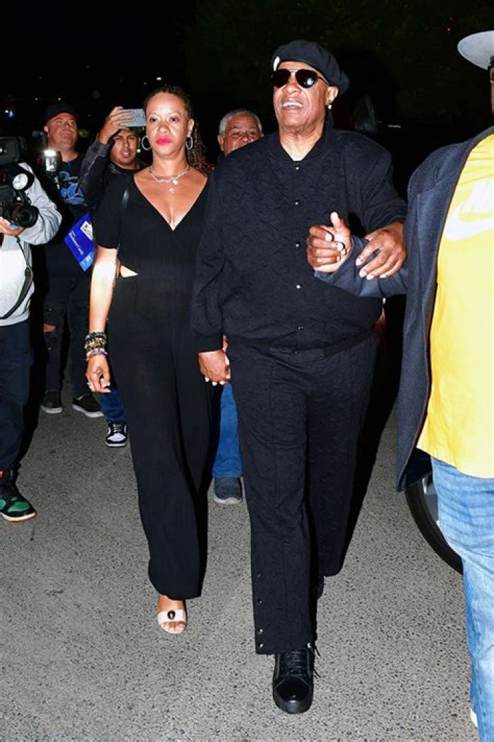 Stevie Wonder Holds Hands With Wife Tomeeka On Dinner Date – Hollywood Life