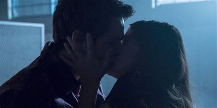 Stiles & Lydia Kiss — ‘Teen Wolf’ Season 6 Winter Finale Recap – Hollywood Life