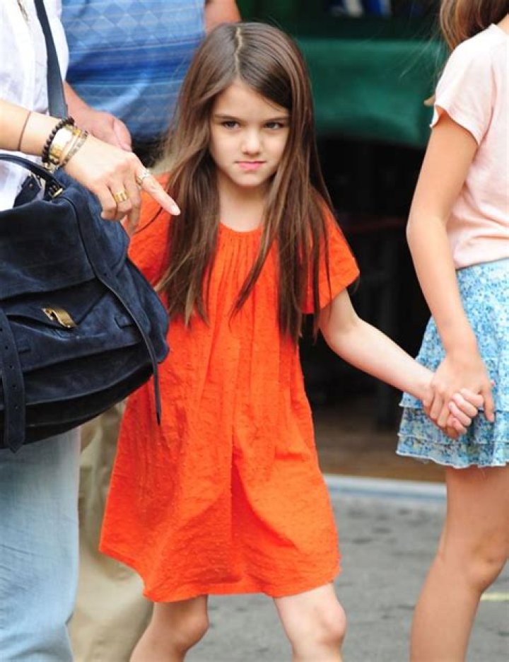 Suri Cruise’s Diva Demand: 1 AM Cupcakes On Golden Platter