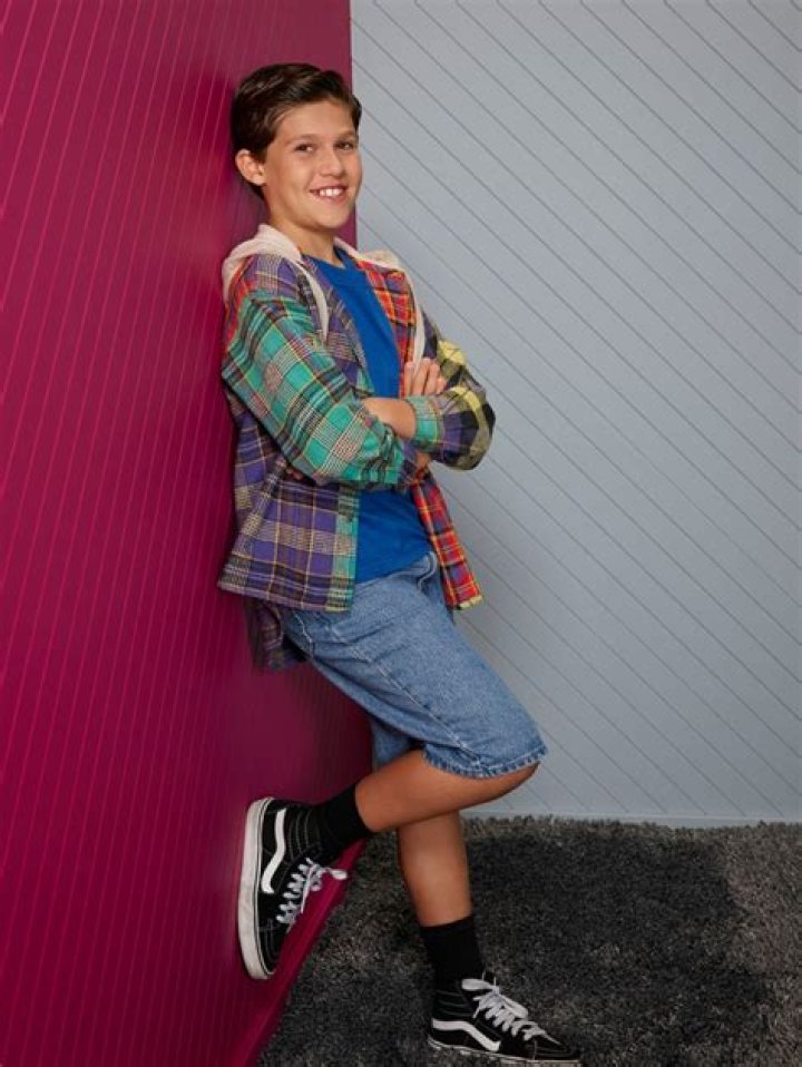 ‘Sydney To The Max’ — Photos Of The Disney Channel Show – Hollywood Life