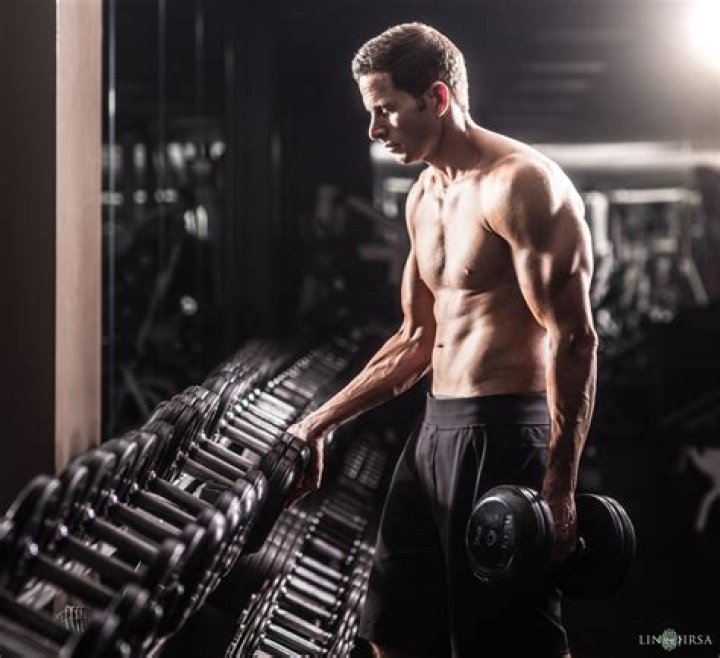 See Him Flex His Muscles – Hollywood Life