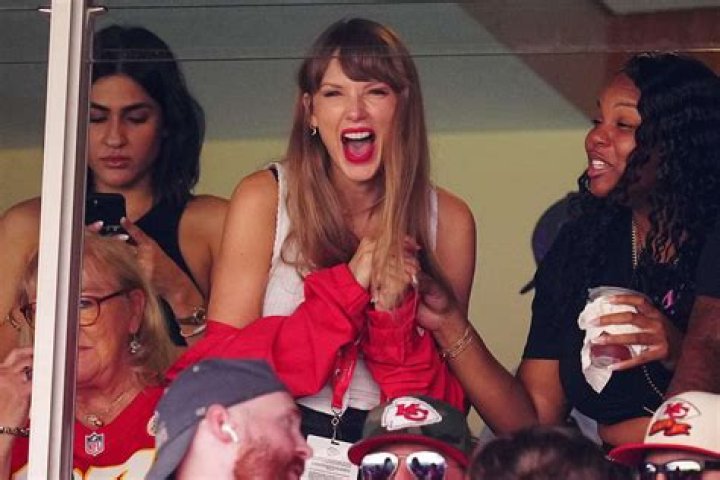 Taylor Swift at Chiefs Game Made It Most Watched Since Super Bowl – Hollywood Life