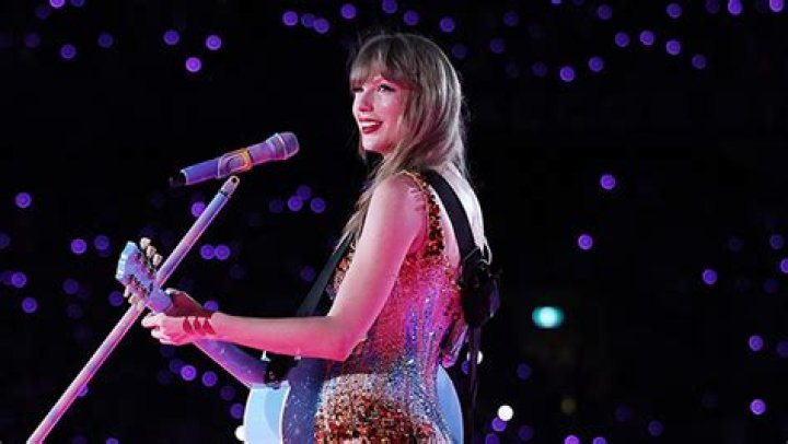 Taylor Swift Thanks Sydney for Being ‘Positive’ Amid Dad Scott’s Alleged Paparazzi Assault