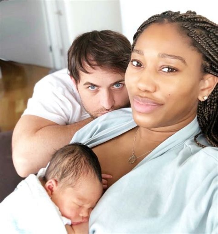 ‘Growing Up Hip Hop’s Tee Tee Francis — Photos – Hollywood Life