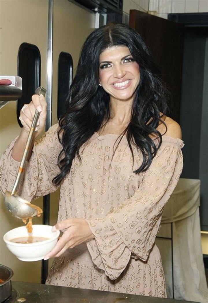 Teresa Giudice Recalls Cooking Dinner for ‘Everyone’ While Incarcerated & Says Prison Food ‘Was Really Good’