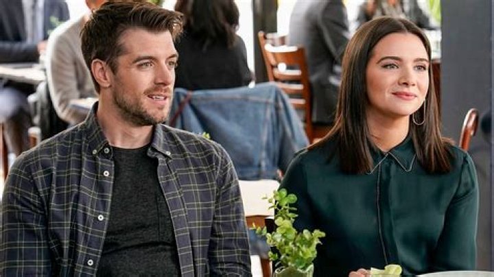 ‘The Bold Type’ Boss Teases Jane’s Struggle With ‘Emotional Scars,’ Sutton’s ‘Challenges’ & More