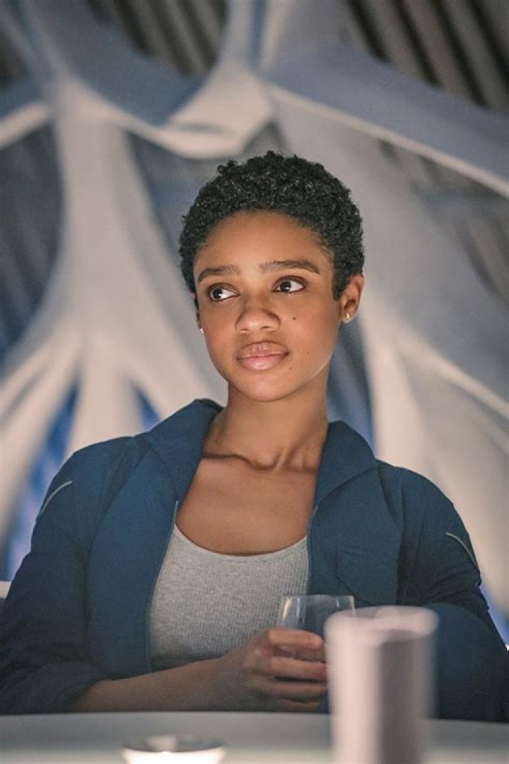 ‘The Midnight Sky’ Star On Maya’s Death & Her ‘Secret’ Storyline – Hollywood Life