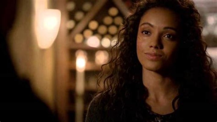 Rebekah Returns, Saves Baby — Season 5 Episode 22 Recap – Hollywood Life