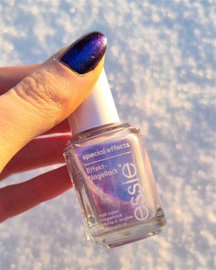 This High-End Nail Polish Topcoat Is Less Than $10 for Cyber Monday