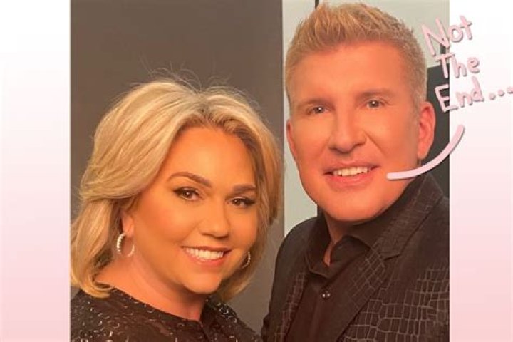 Todd Chrisley’s Sends Final Message To Fans Before Entering Prison – Hollywood Life
