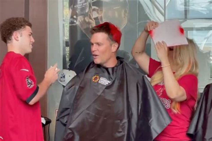 Tom Brady Dyes Hair Red & Orange For Cancer Charity – Hollywood Life