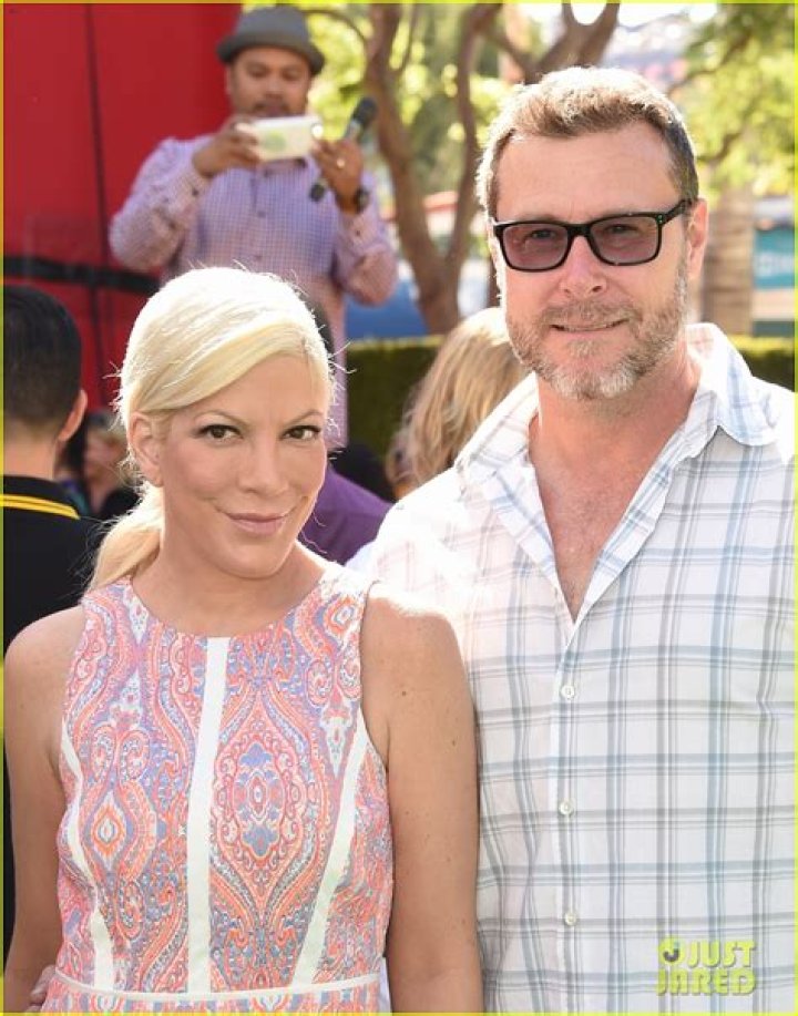 Tori Spelling & Dean McDermott Publicly Reunite With Kids For Night Out Amidst Split Rumors