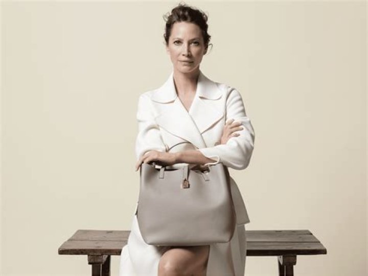 Hottest Celebrity Pics This Week Of Nov. 6 – Nov. 12: Karlie Kloss & More