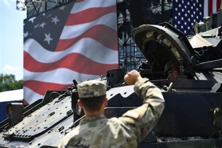 Reaction To Diss – Hollywood Life