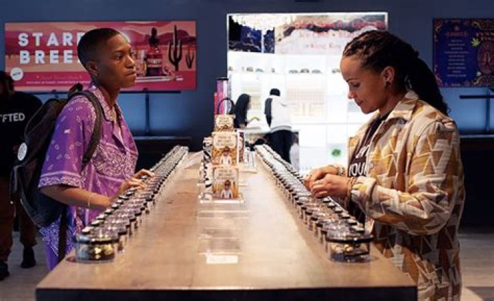 ‘Twenties’ Sneak Peek: Hattie Asks Idina Out & Wants To Get To Know Her In A ‘Deeper Way’