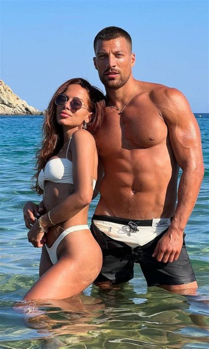 Did Tyga & Anitta Split Already? She Kisses Another Man After Their Date – Hollywood Life