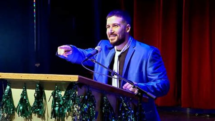 ‘Jersey Shore’ Preview: Vinny Gets Heckled By Snooki & Roommates While Hosting Talent Show