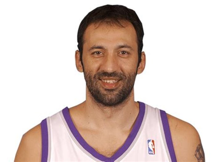 Vlade Divac Celebrity Profile – Hollywood Life