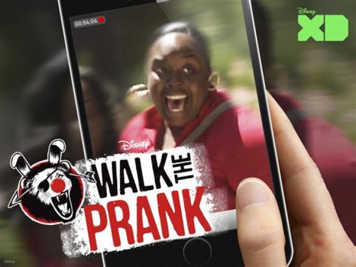 ‘Walk The Prank’ Pays Tribute To Uncle Will For Pranksgiving — Watch