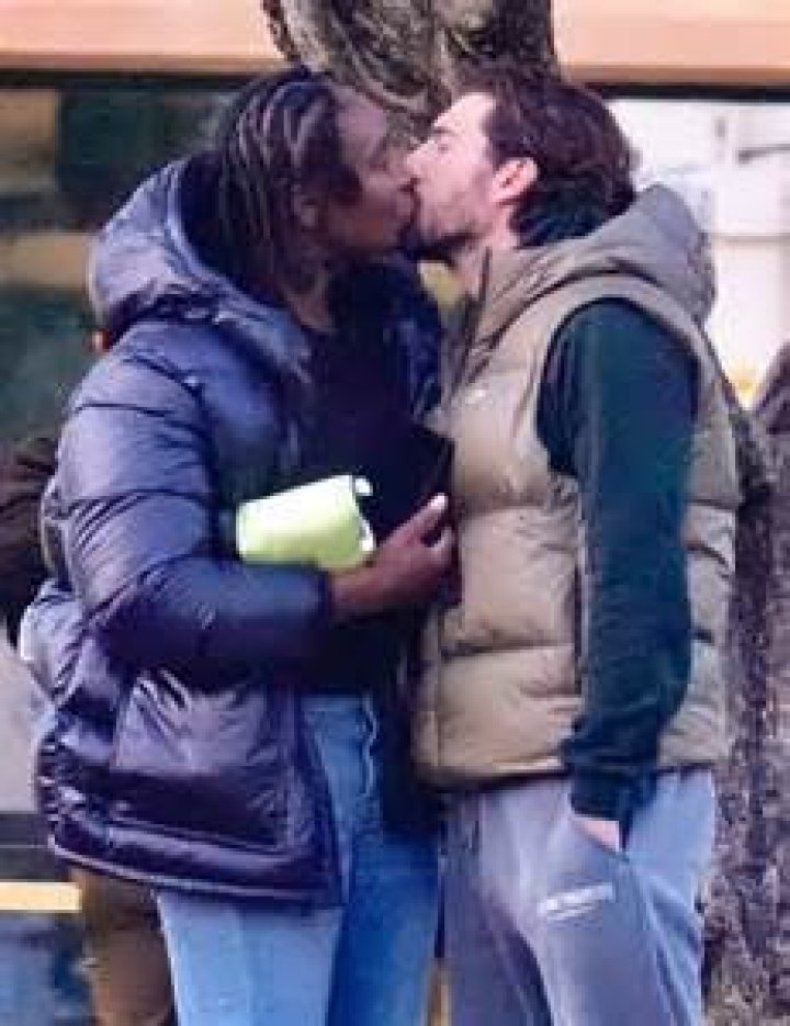 Wendy Williams Gets Kiss From Mystery Hunk After Son’s Assault Case Is Dismissed