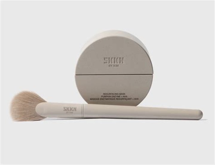 What to Buy From the Kardashian and Jenner Holiday Gift Guide – Hollywood Life