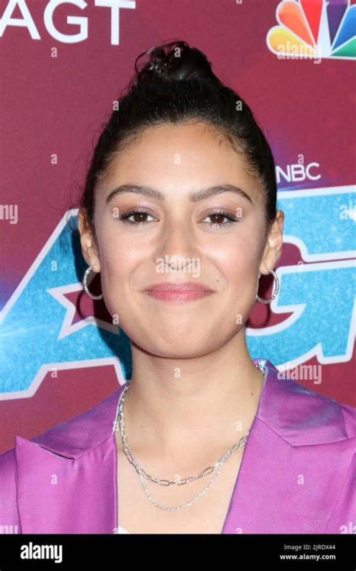 Who Is Amanda Mammana? About The ‘AGT’ Singer With Speech Impediment – Hollywood Life