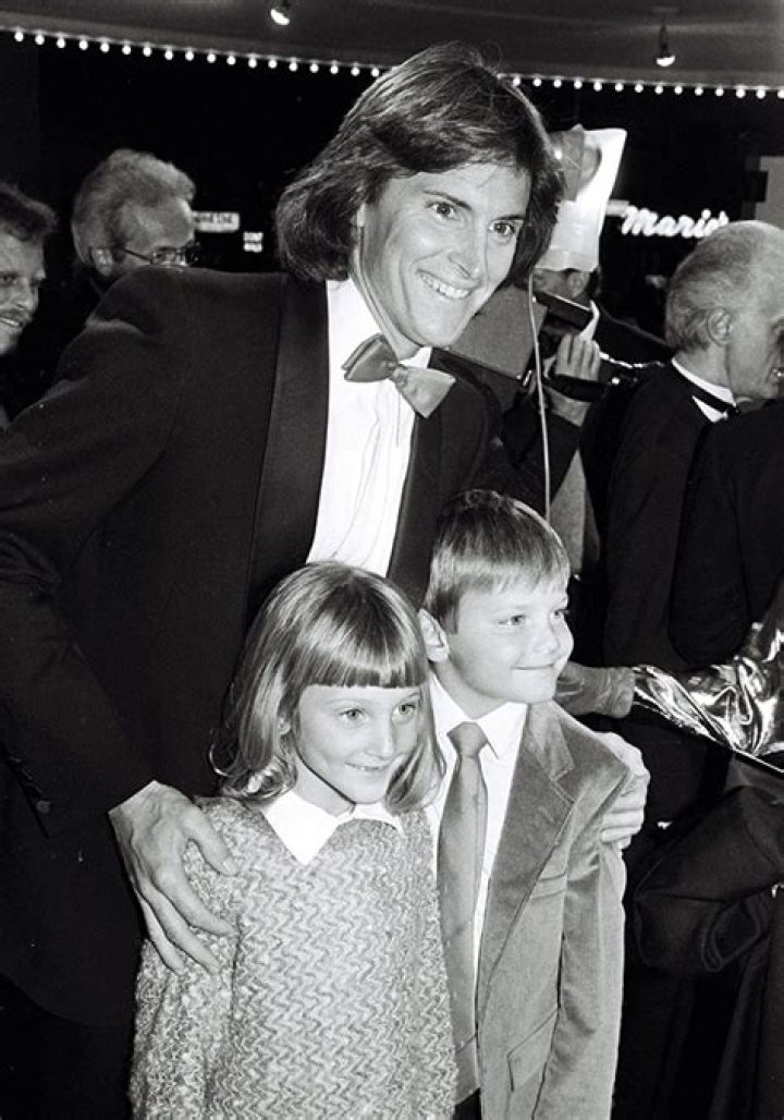 Who Is Casey in Kylie Jenner’s Throwback Christmas Card? – Hollywood Life